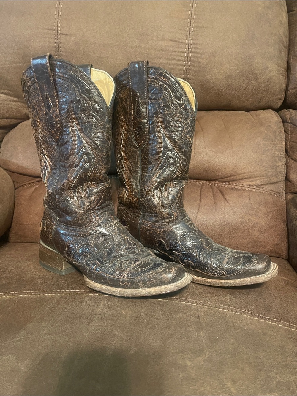 Women's Brown Embossed Leather Heeled Cowboy Boots